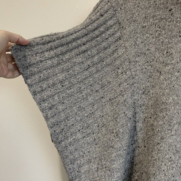 Athleta Sweater Donegal Passage Turtleneck Oversized Poncho Gray SZ Small Medium - Picture 4 of 10